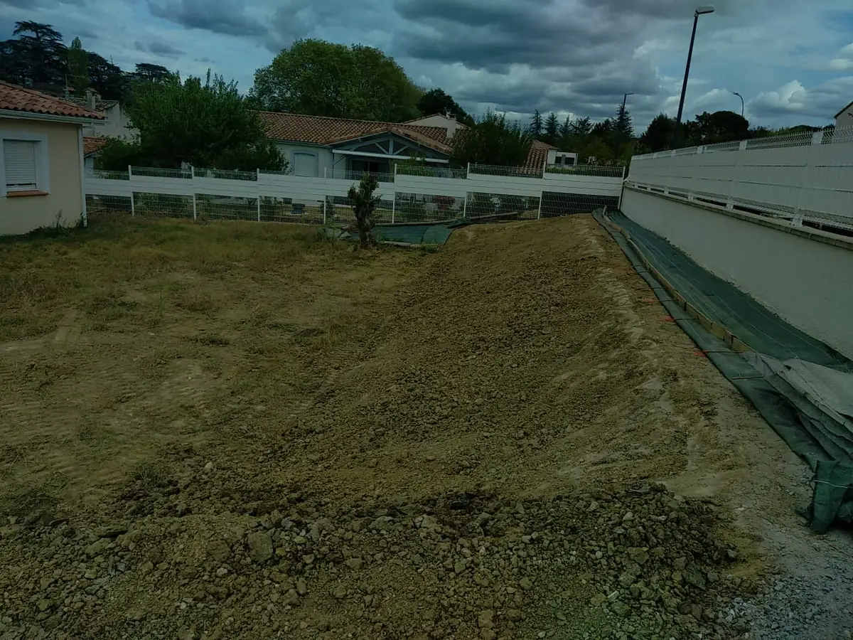 Terrain nivelé après travaux de terrassement à Labruguière